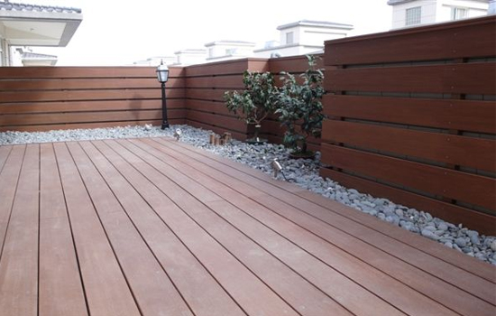 防腐木、塑木、塑鋼木優(yōu)點(diǎn)有哪些？